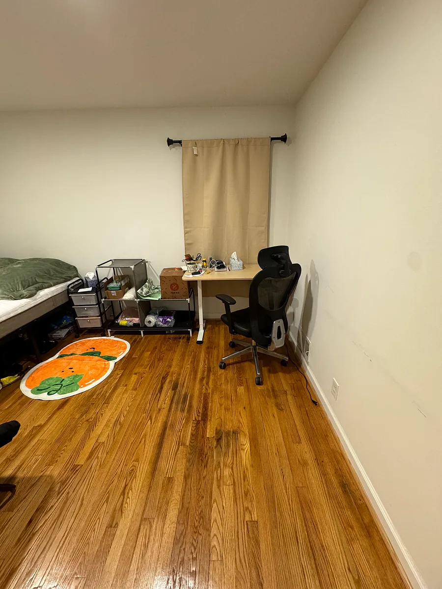 Building Photo - 604 N Vermont St #3-2