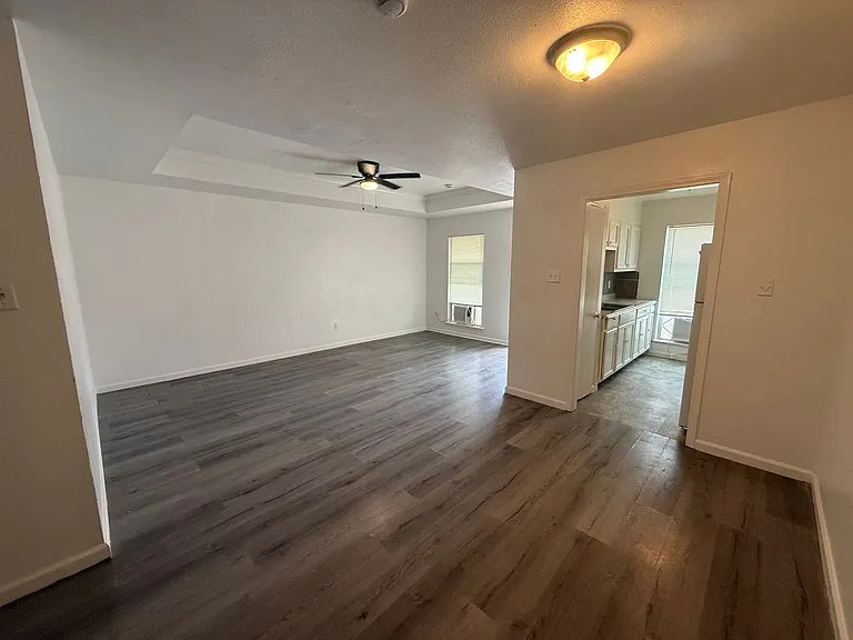 2041-2043 Helm Dr — Photo 29