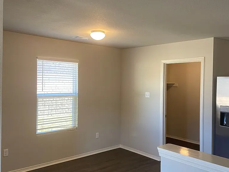 2515 Grand Ln — Photo 11
