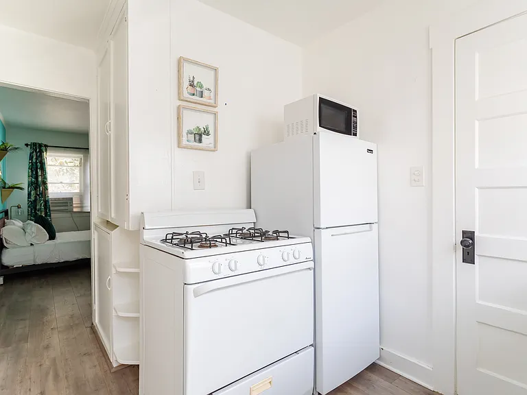 653 Flower Ave #B — Photo 8