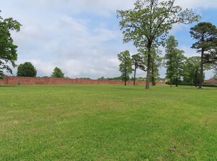 21 W Bluff Ln, Holiday Island, AR 72631