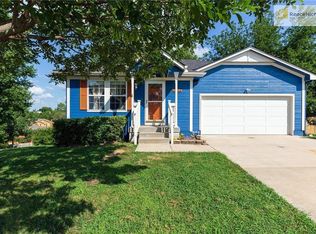 1715 S Swope Dr, Independence, MO 64057