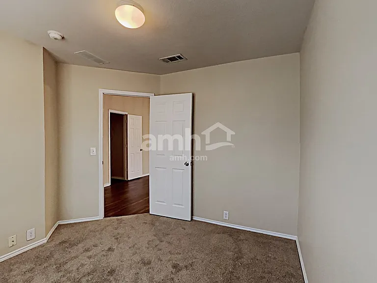 3002 Marigold Dr — Photo 13
