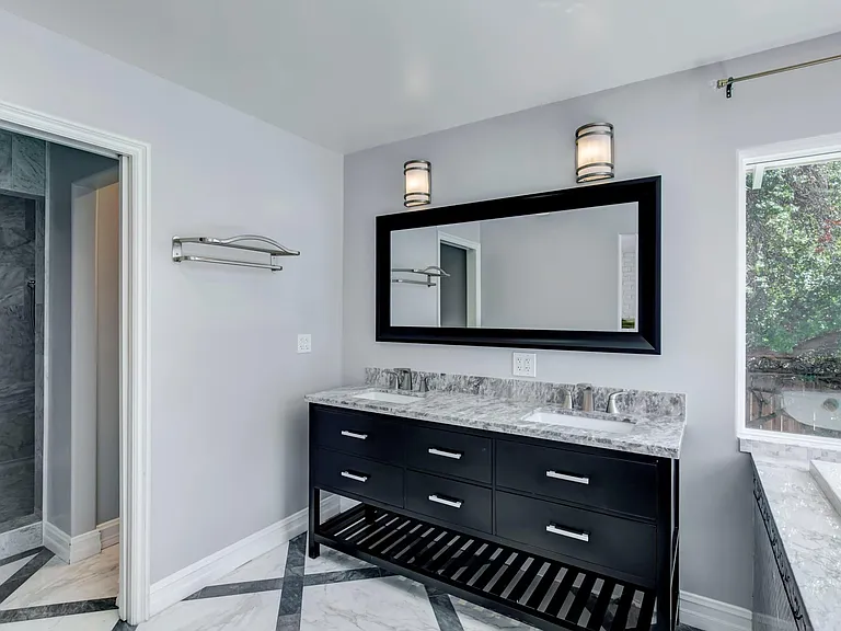 1710 Country Club Dr — Photo 31