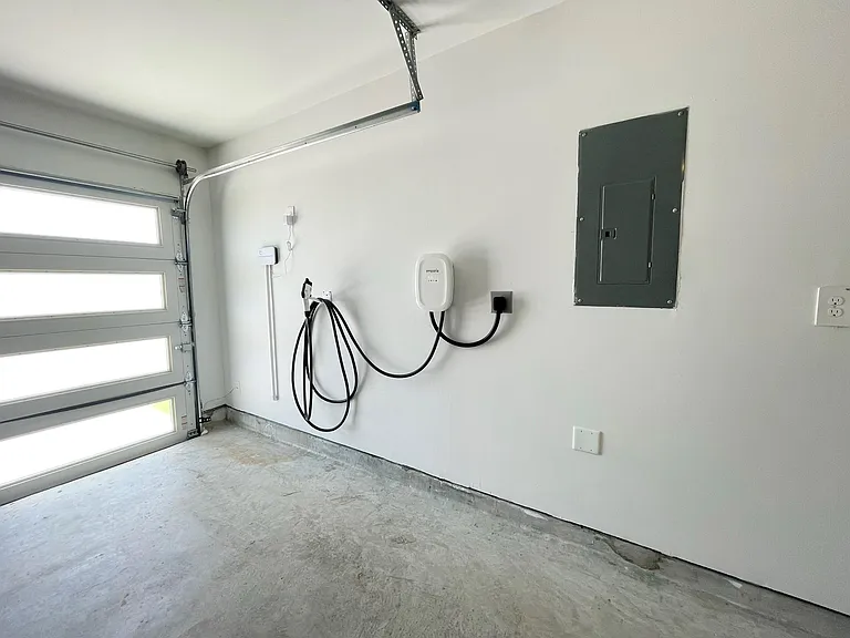 3902 Itzle Island Ct — Photo 47