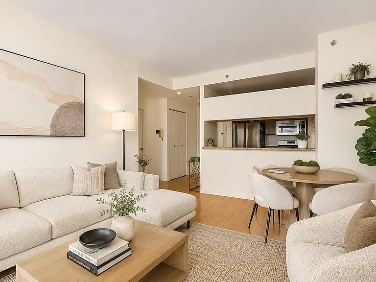 250 E 30th St #6D — Photo 4