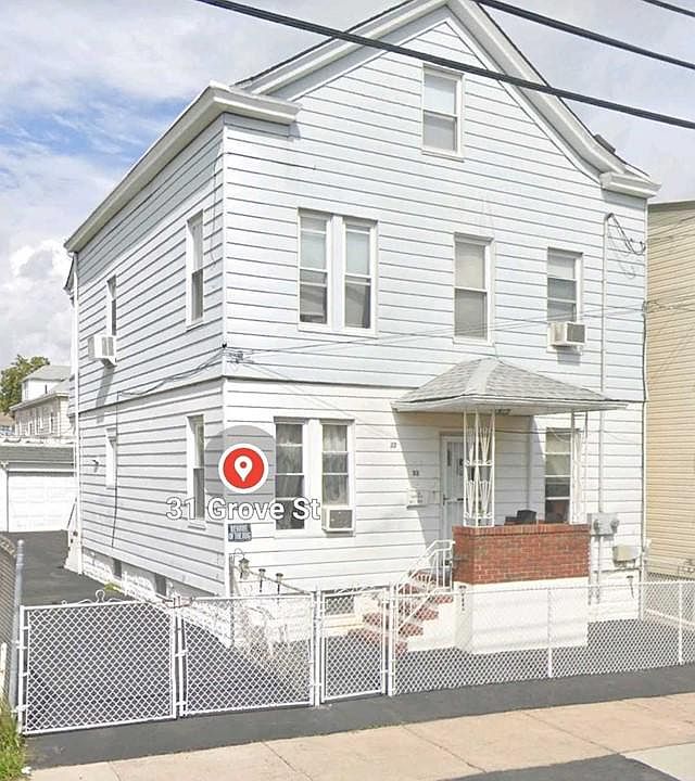 2nd image of 31 Grove St #33