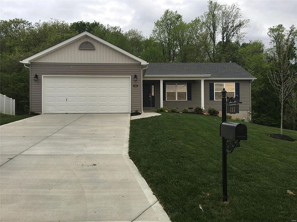 PHOTOS ARE OF A PREVIOUSLY BUILT HOME WITH UPGRADES - SOME FEATURES WILL DIFFER ON HOME UNDER CONSTRUCTION