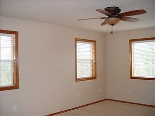 3rd image of 2512 N Chase Ln