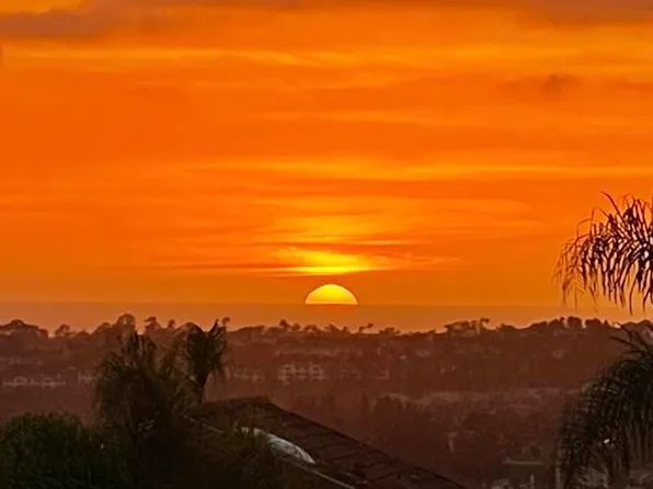 6811 Vianda Ct, Carlsbad, CA 92009