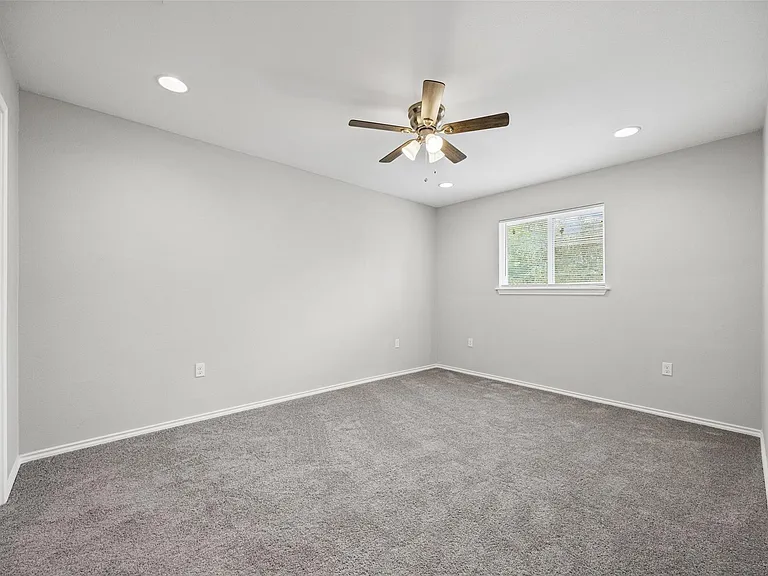 2615 Ektom Dr #D — Photo 15