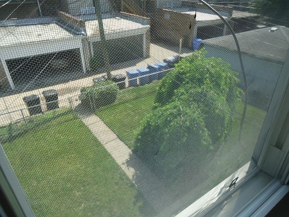 3rd image of 1-2315 W Morse Ave #1