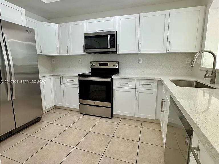 8936 W Flagler St #201 — Photo 2