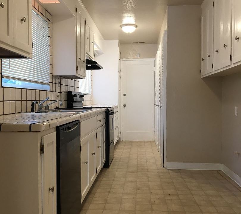 1st image of 2600 Clinton Ave
