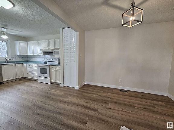 5th image of 65 McLeod Pl NW
