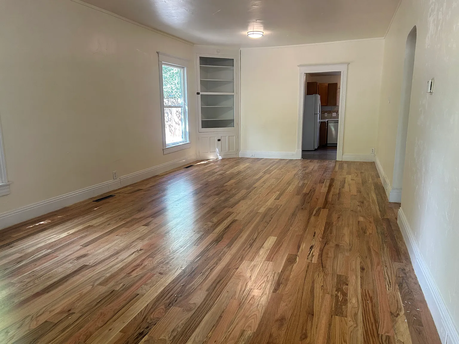 3 bed, 2081 sqft, $2,295 — Photo 3