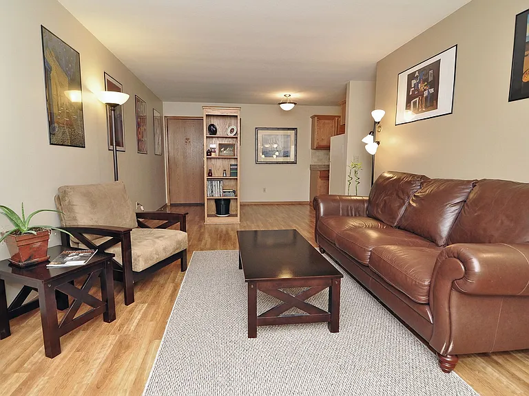 Essex Green Apartments — Photo 3