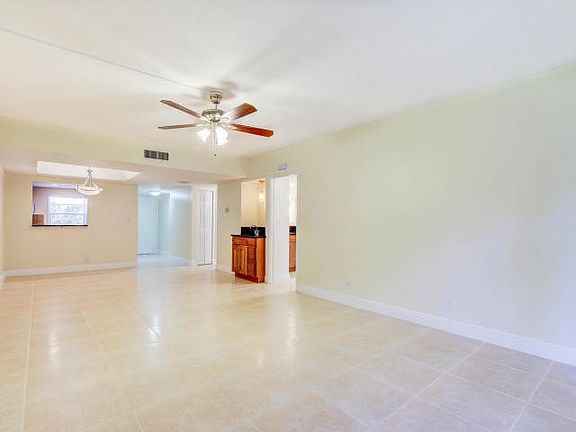 4th image of 155 Yacht Club Dr APT 103