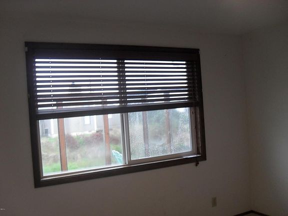 4th image of 1709 NW Dolphin Ln