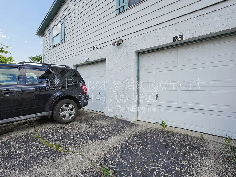 2523 Burgandy Ln — Photo 18