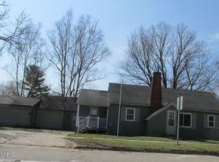 119 W Main St, Edmore, MI 48829