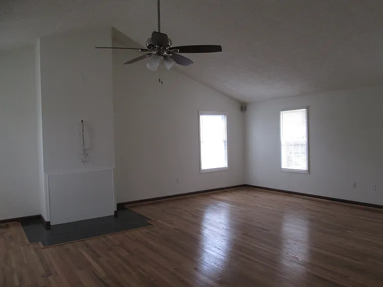5283 Ilchester Rd — Photo 10