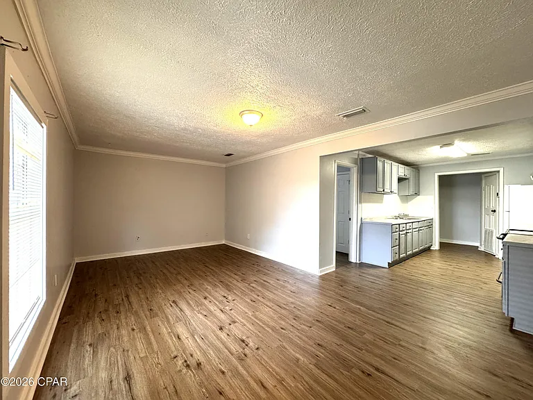 237 Helen Ave #E — Photo 3