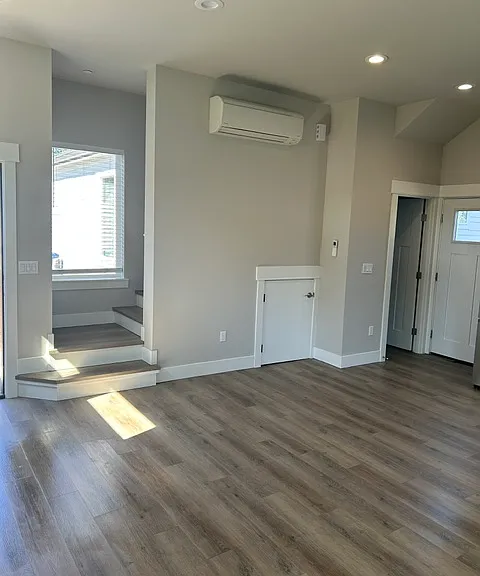 bathroom/Stairs