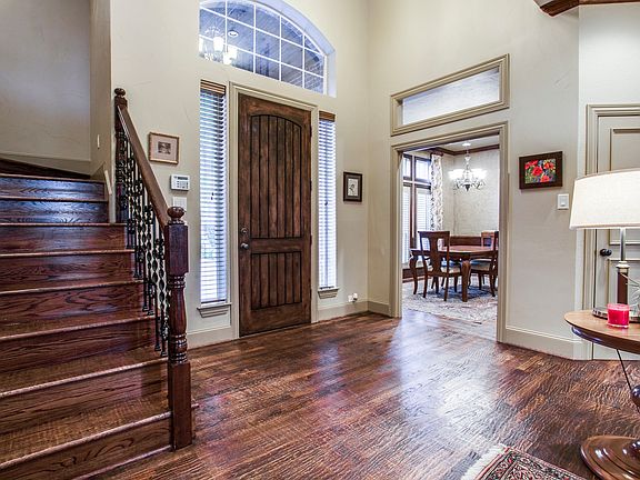 3rd image of 1014 Creekwood Dr