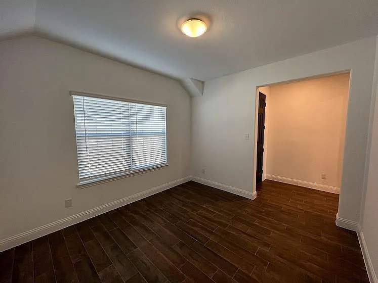 1408 Rendyn St — Photo 5