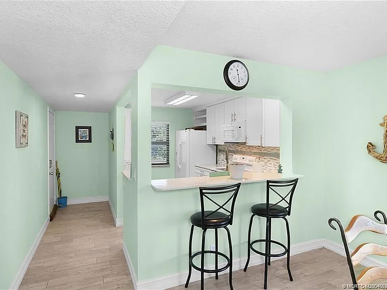 S Ocean Dr — Photo 9