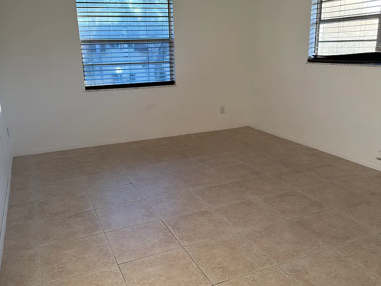 9108 SW 137th Ter #H — Photo 7