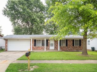 12030 Trampe Heights Ln, Saint Louis, MO 63138