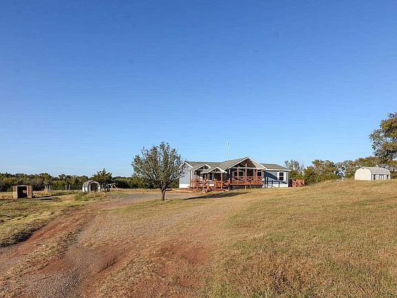 2nd image of 306 E Lone Chimney