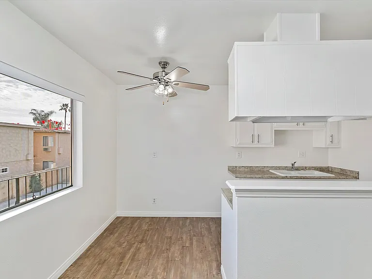 16229 Woodruff — Photo 11