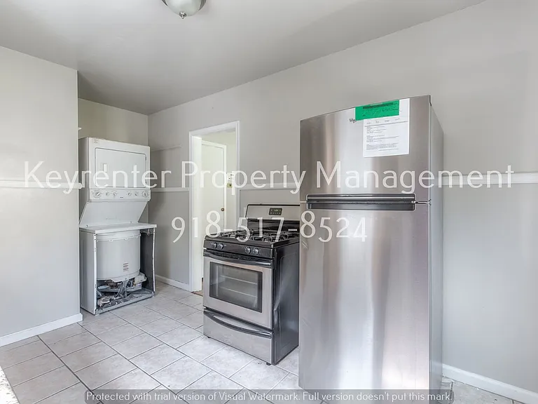 729 N Florence Pl — Photo 11