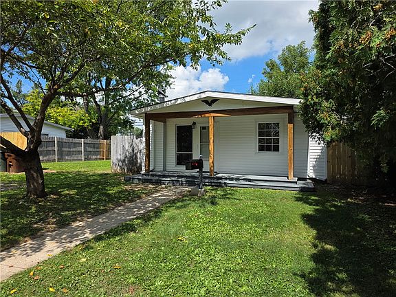 3rd image of 223 Prentice Dr