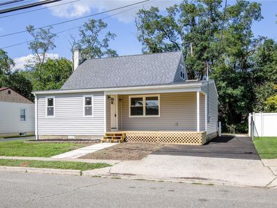 380 N Indiana Avenue, Lindenhurst, NY, 11757
