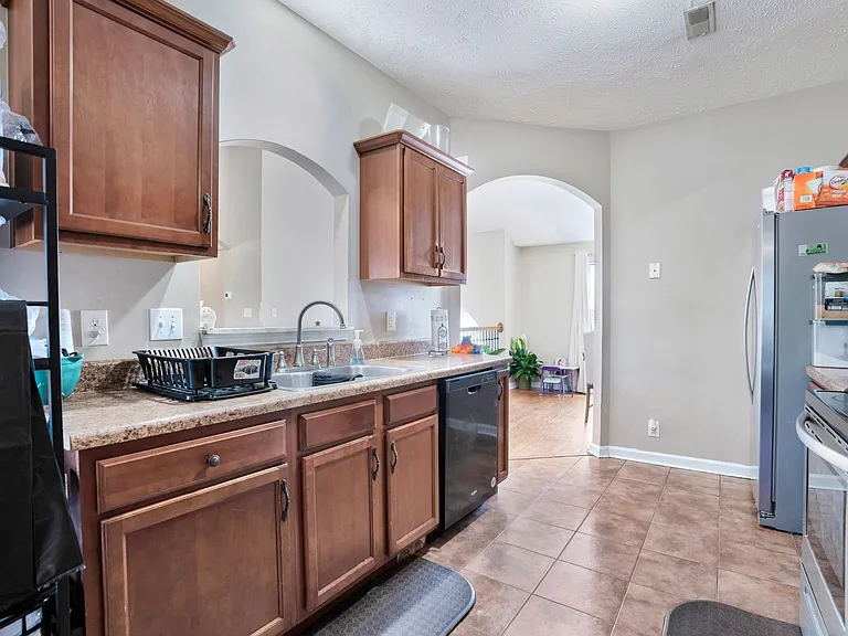 1213 Chinook Cir — Photo 10