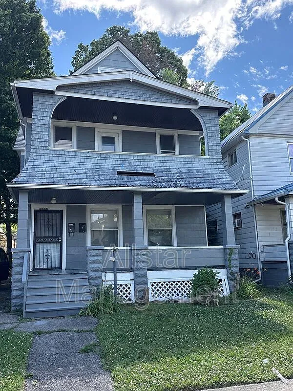 2 bed, 1.0 bath, 1000 sqft, $995 — Photo 1