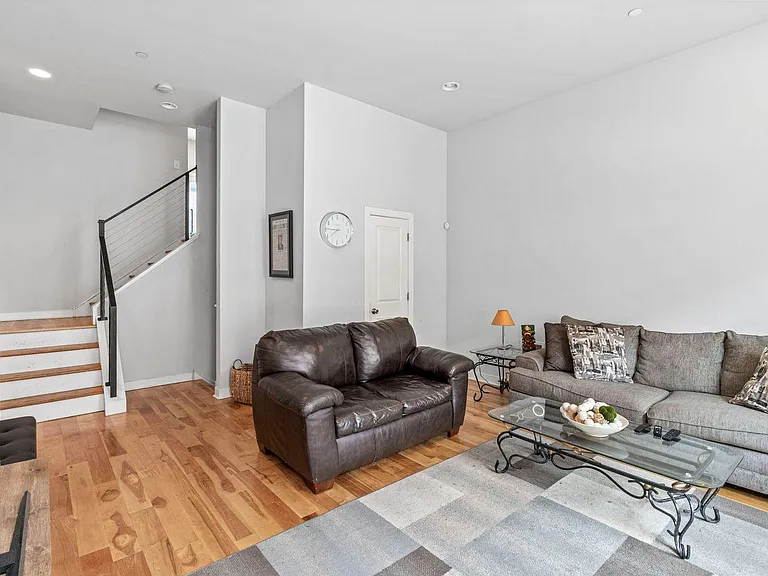 418 Fairmount Ave — Photo 41