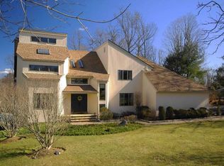 3 Saldi Ln, Valhalla, NY 10595