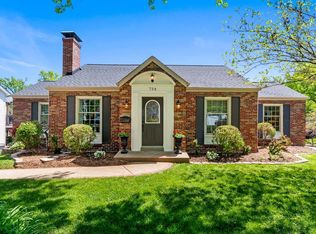 754 Glenvista Pl, Saint Louis, MO 63122