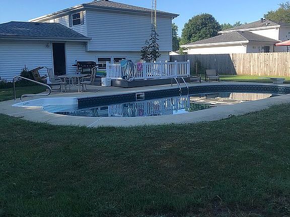 4th image of 38 Hilltop Dr