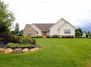 7623 Jonquil Ct, Brighton, MI 48116