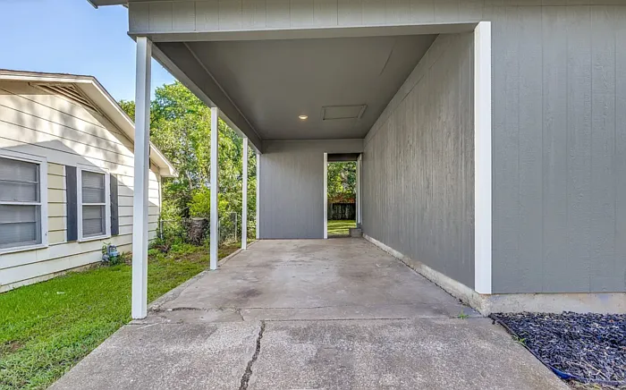 2 bed, 1.0 bath, 1005 sqft, $1,200 — Photo 3