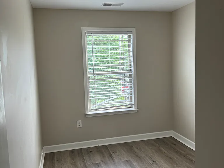 66 Bellvue Dr — Photo 60