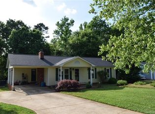 4201 Wrentree Dr, Dallas, NC 28034