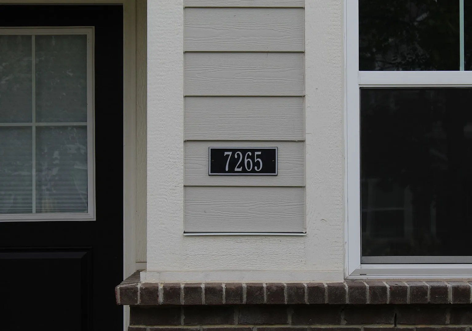 Coming Soon! Beautiful 3 BR Condo in a Great Avon Community! — Photo 2