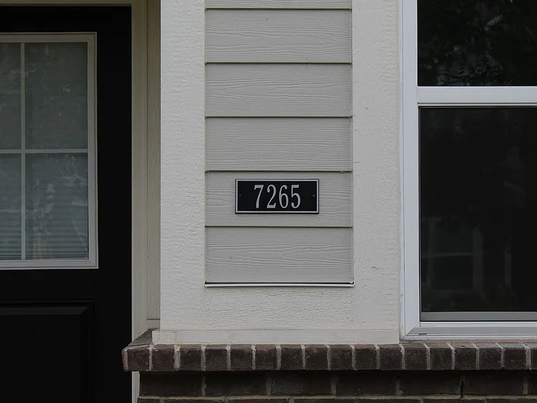 7265 Governors Row — Photo 2